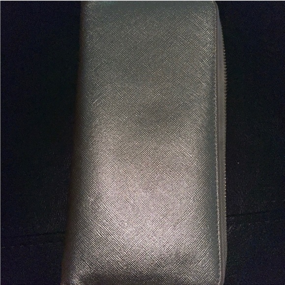 EUC, Tory Burch Gold Color Zipper Wallet - Picture 10 of 13